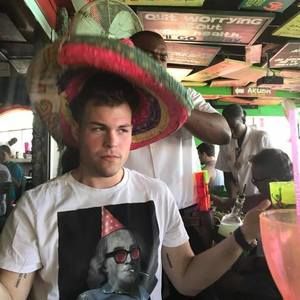 Meet your Posher, Drew